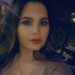 Meet your Posher, Andrea